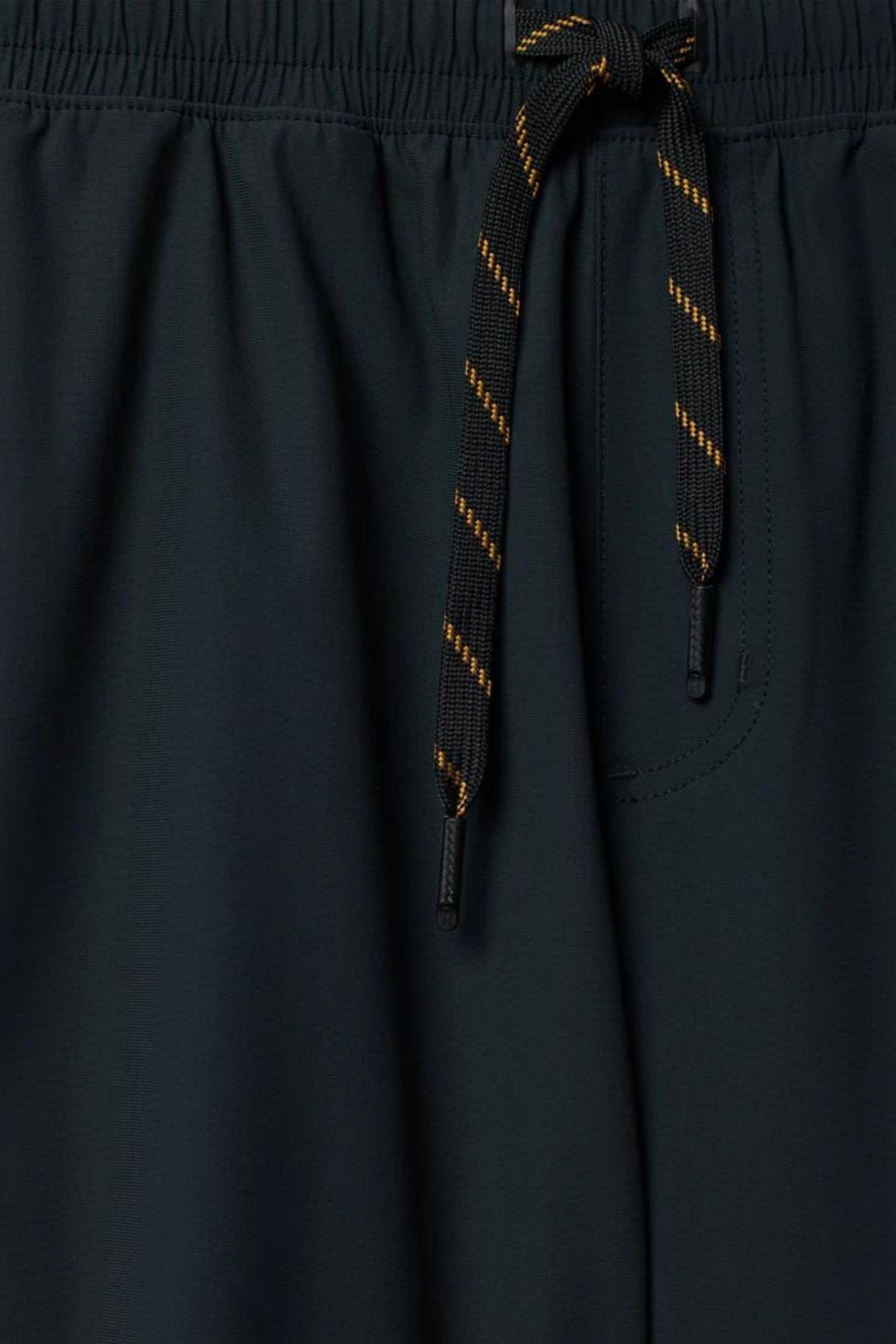 Rhone 7" Pursuit Short Unlined Black