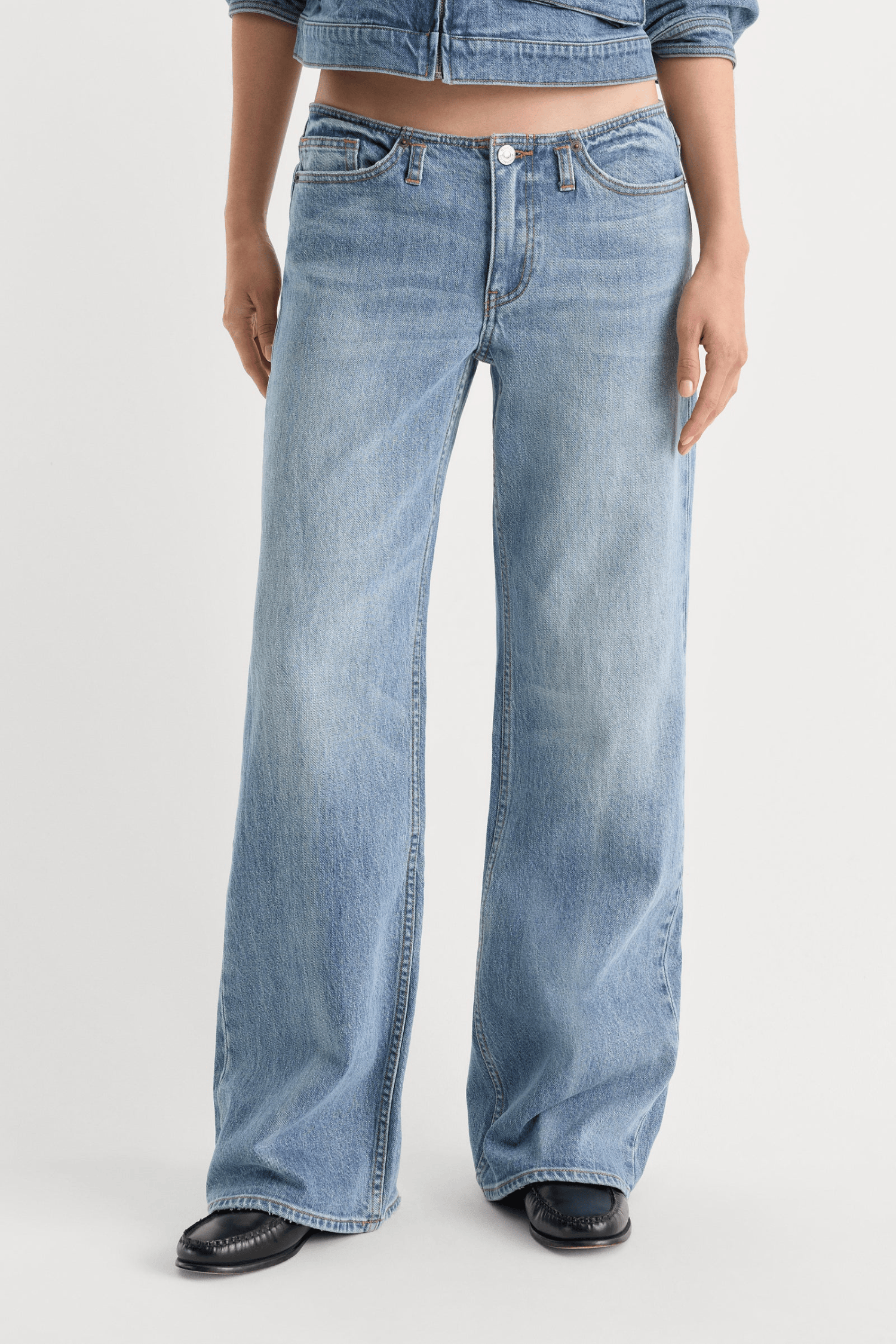 Ghost Waist Low Loose Jeans