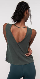 Catleya Emma V-Back Tank Pine